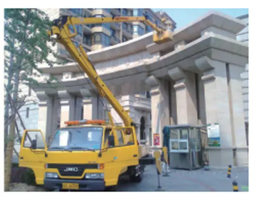 車載(zai)折臂式升(sheng)降平台