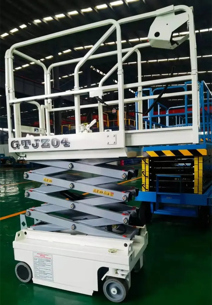 迷你(ni)自行(hang)走剪(jian)叉式(shi)升降(jiang)機